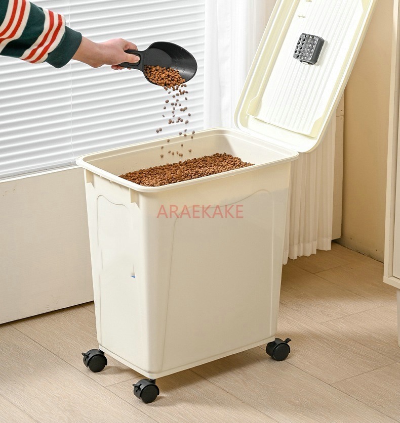 دلو طعام الكلب السميك ذو سعة ك - مراجعة Food Storage Large وسعره